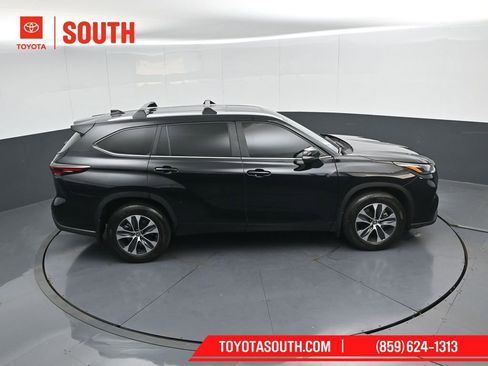 Used 2024 Toyota Highlander XLE image 43