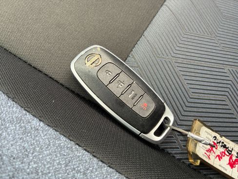 Used 2025 Nissan Versa SV FWD image 20