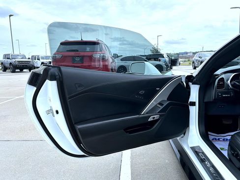 Used 2019 Chevrolet Corvette Z06 RWD image 9