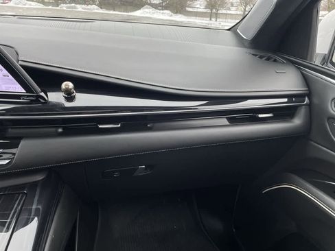 Certified 2023 Cadillac Escalade ESV V image 16