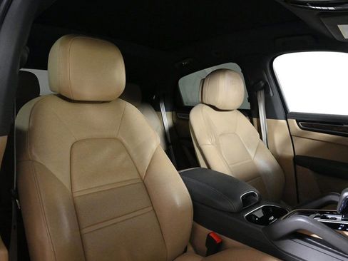 Certified 2023 Porsche Cayenne S image 18