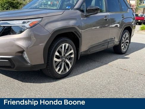Used 2025 Subaru Forester Touring AWD/4WD image 9