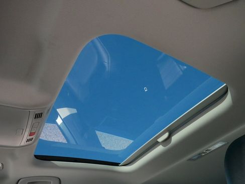 Certified 2023 Volkswagen Jetta SE image 32