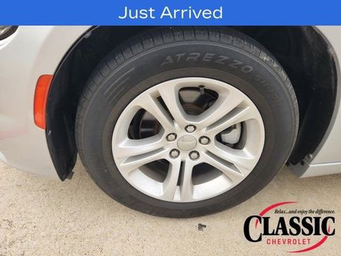 Used 2021 Dodge Charger SXT w/ Leather Interior Group image 17