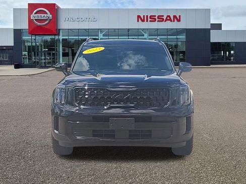 Used 2025 Kia Telluride AWD image 2