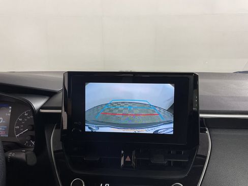 Used 2025 Toyota Corolla LE FWD image 27