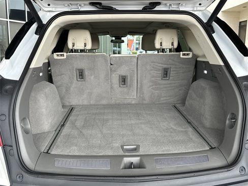 Used 2017 Cadillac XT5 Luxury w/ Driver Awareness Package image 27