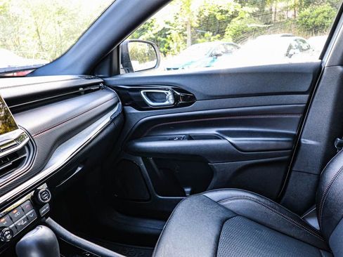 Used 2024 Jeep Compass Trailhawk image 40