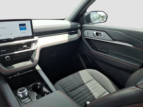 Used 2025 Ford Explorer ST-Line RWD image 13