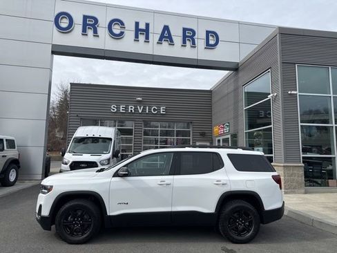 Used 2023 GMC Acadia AT4 w/ Technology Package AWD/4WD image 2