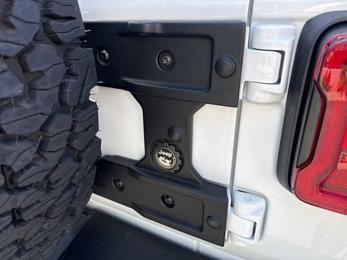 Certified 2022 Jeep Wrangler Unlimited Rubicon w/ Xtreme Recon 35" Tire Package image 9