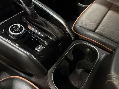 Used 2024 GMC Canyon AT4 w/ AT4 Premium Package AWD/4WD image 28