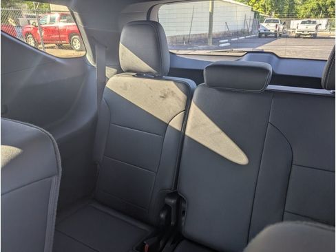 Used 2026 Chevrolet Traverse LT FWD image 15