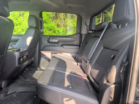 Used 2025 Chevrolet Silverado 1500 LT Trail Boss w/ LT Trail Boss Premium Package AWD/4WD image 37
