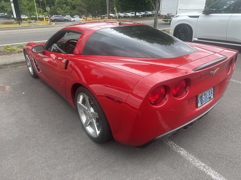 Used 2005 Chevrolet Corvette Coupe w/ Preferred Equipment Group RWD image 7