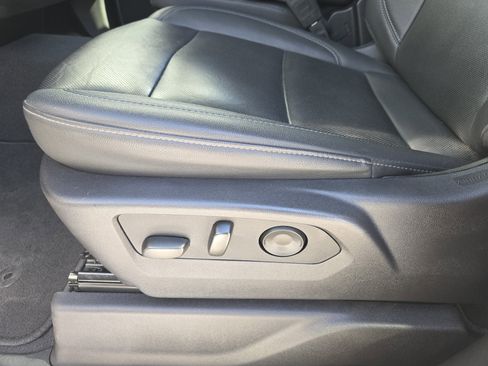 Used 2024 GMC Sierra 1500 SLT image 28