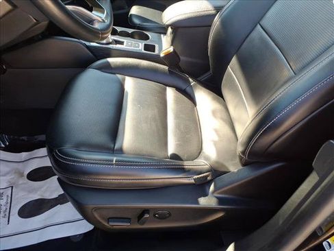 Used 2023 Ford Escape Platinum AWD/4WD image 19