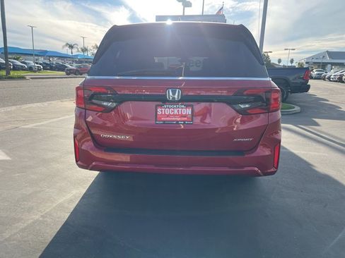 Used 2025 Honda Odyssey Sport-L image 14