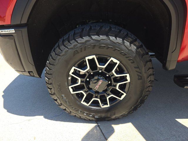 Used 2025 GMC Sierra 2500 AT4X AWD/4WD image 32