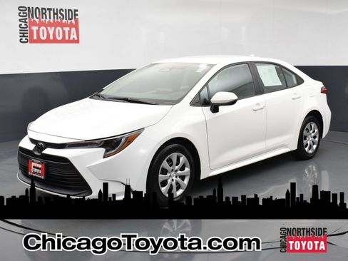 Used 2025 Toyota Corolla LE FWD image 1