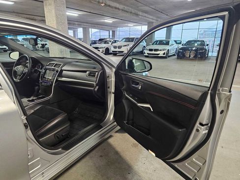 Used 2016 Toyota Camry XSE w/ Moonroof Package image 36