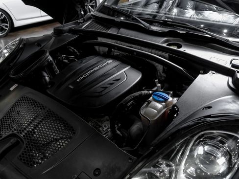 Used 2017 Porsche Macan image 53