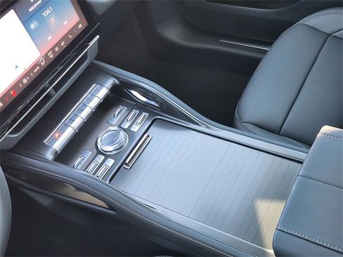 New 2026 Lincoln Nautilus Premier w/ Jet Appearance Package image 18