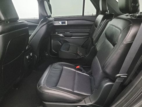 Used 2020 Ford Explorer Limited image 18
