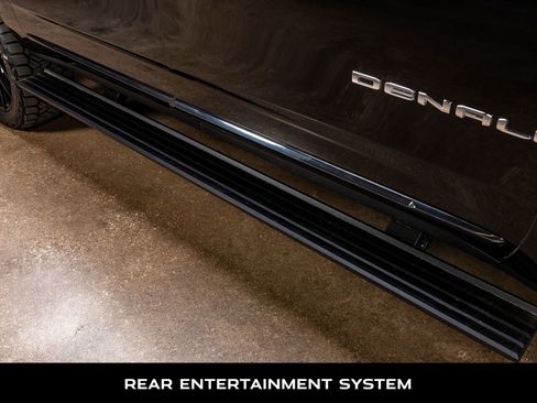 Used 2023 GMC Yukon XL Denali Ultimate image 13