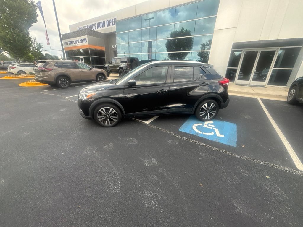 Used 2020 Nissan Kicks SV FWD image 3