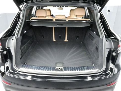 Certified 2023 Porsche Cayenne image 16