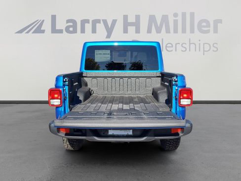 New 2025 Jeep Gladiator High Tide image 28