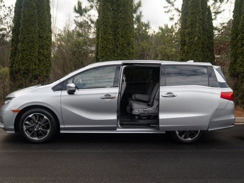 Used 2023 Honda Odyssey Elite image 14