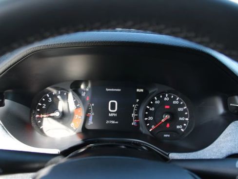 Used 2025 Jeep Compass Latitude image 23