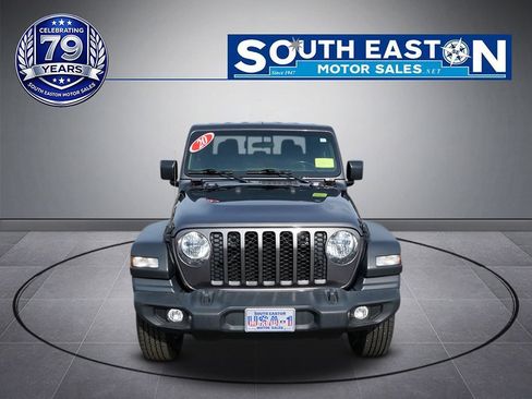 Used 2020 Jeep Gladiator Sport w/ Quick Order Package 24S AWD/4WD image 3