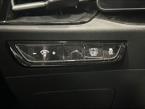 Used 2024 Kia Niro EX Touring FWD image 30