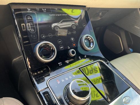 Used 2018 Land Rover Range Rover Velar R-Dynamic SE image 34