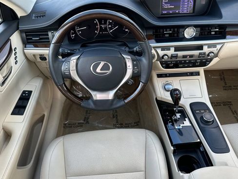 Used 2014 Lexus ES 350 w/ Premium Package FWD image 14