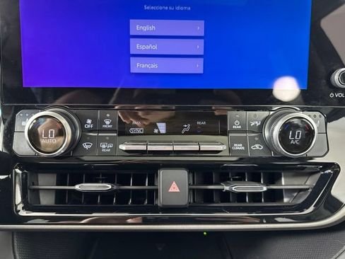 Used 2026 Toyota Highlander XLE AWD/4WD image 16
