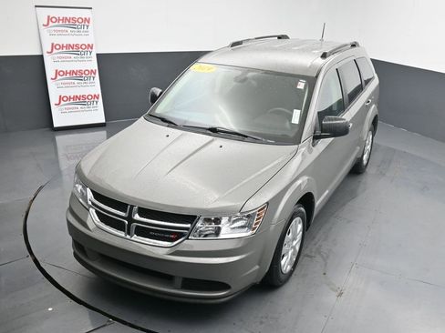 Used 2019 Dodge Journey SE image 30
