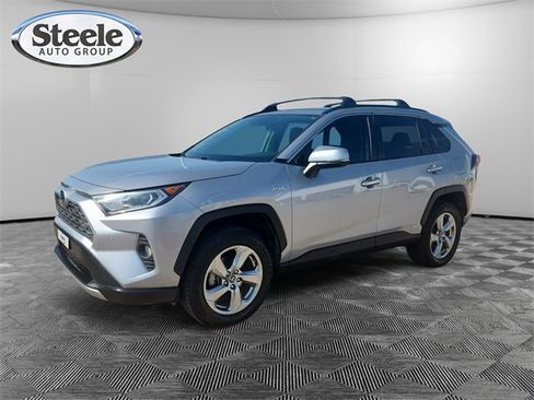 Used 2019 Toyota RAV4 Limited image 1