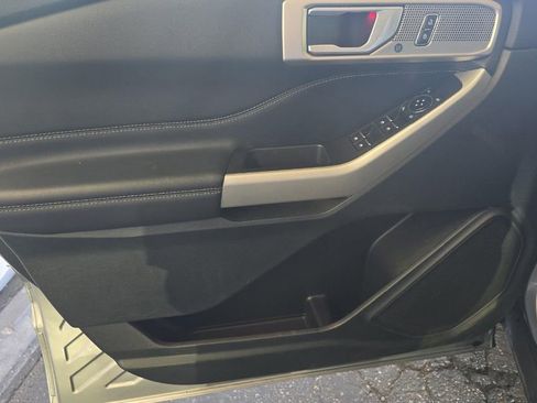 Used 2024 Ford Explorer Limited image 37