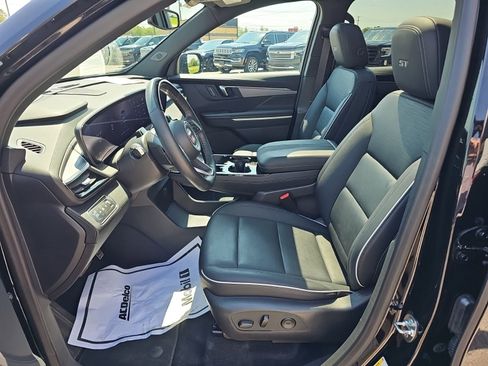 Used 2025 Buick Enclave Sport Touring w/ Super Cruise Package FWD image 11
