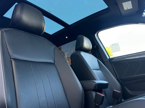 Certified 2024 Volkswagen Tiguan SE R-Line image 18