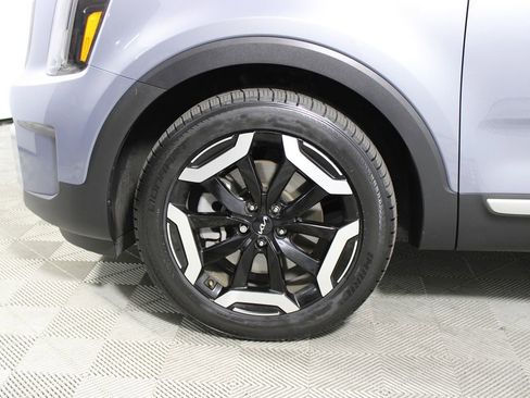 Used 2023 Kia Telluride S image 4