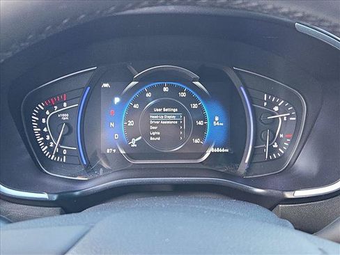 Used 2019 Hyundai Santa Fe FWD image 11