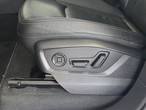 Used 2025 Audi Q7 3.0T Premium Plus AWD/4WD image 24