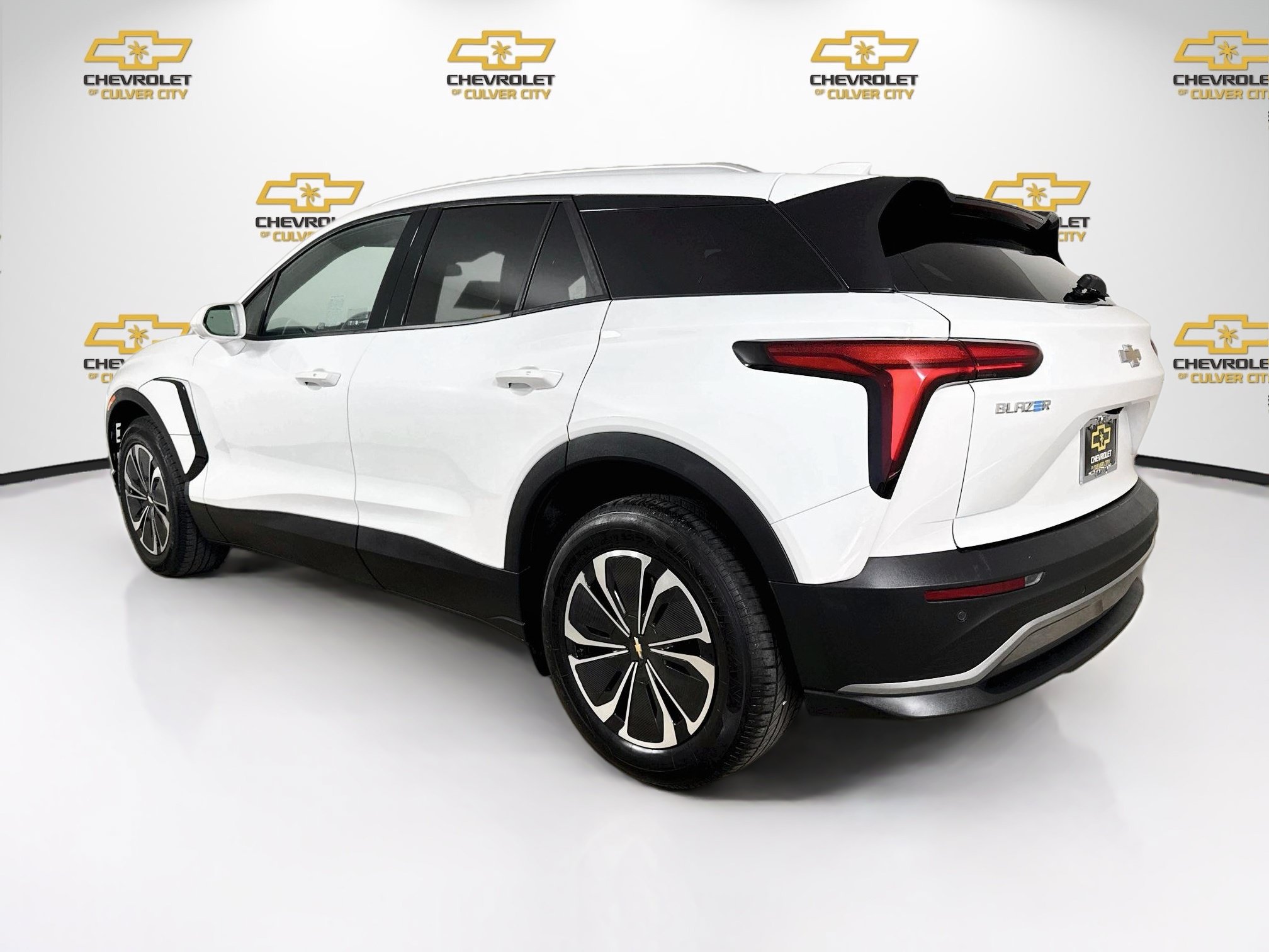 Used 2024 Chevrolet Blazer EV LT AWD/4WD image 6