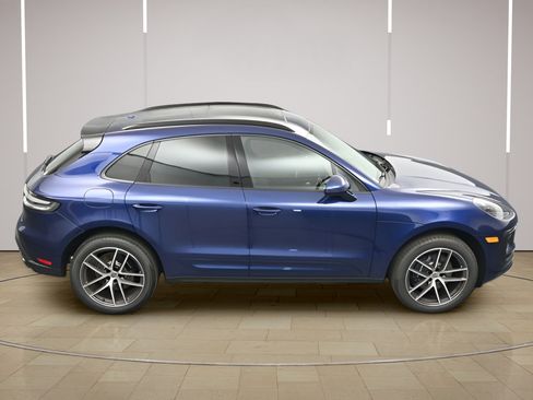 Certified 2026 Porsche Macan AWD/4WD image 37