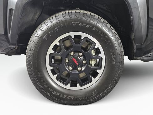 Used 2024 Toyota Tacoma TRD Off-Road w/ TRD Off Road Upgrade Package AWD/4WD image 12